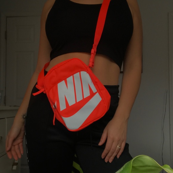 Nike Handbags - Nike cross body bag
